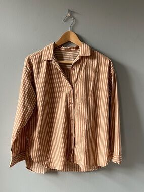 Women’s Uniqlo Striped Tan Button-Up Shirt